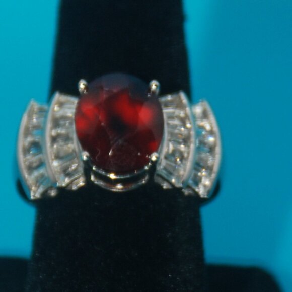 Vermelho Garnet Sterling Silver Ring - Picture 2 of 3